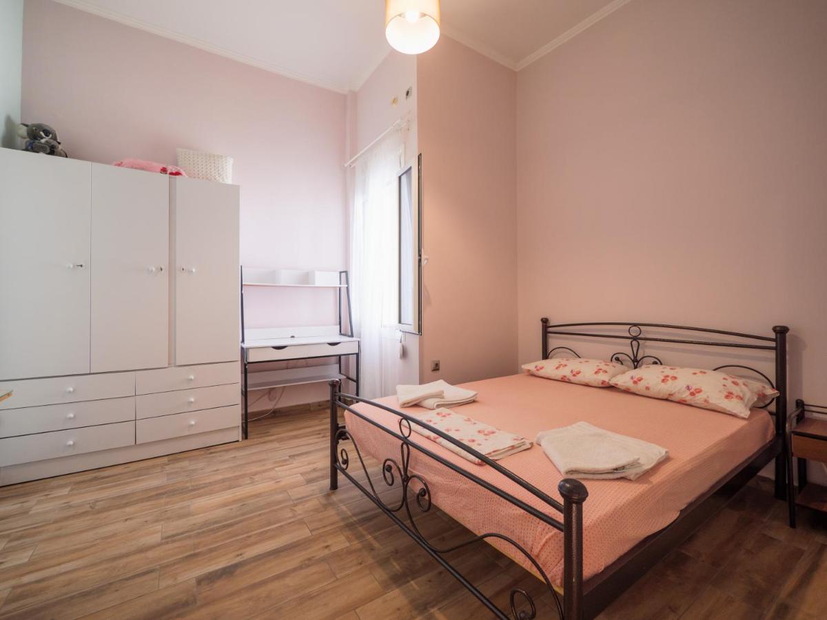 Kellys Cozy One Bedroom House Next To The Beach Ikonomianika Esterno foto